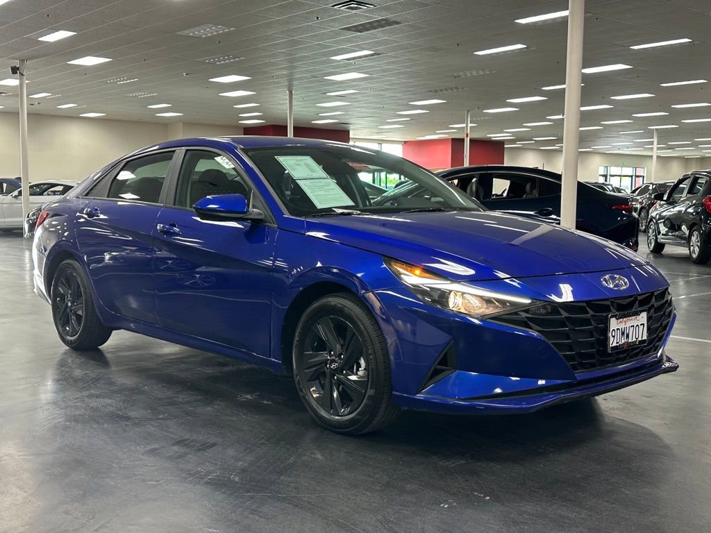 Used 2023 Hyundai Elantra Blue image 9