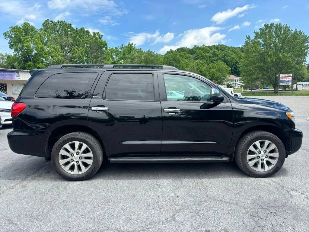Used 2017 Toyota Sequoia Limited AWD/4WD image 9