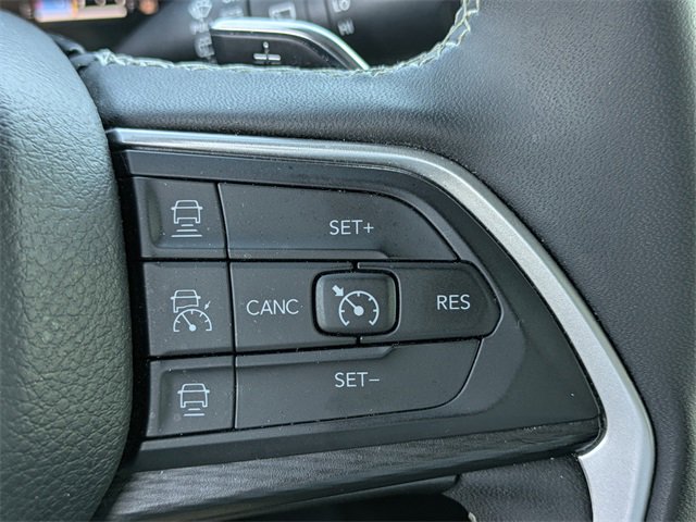 Used 2023 Jeep Grand Cherokee Altitude image 18