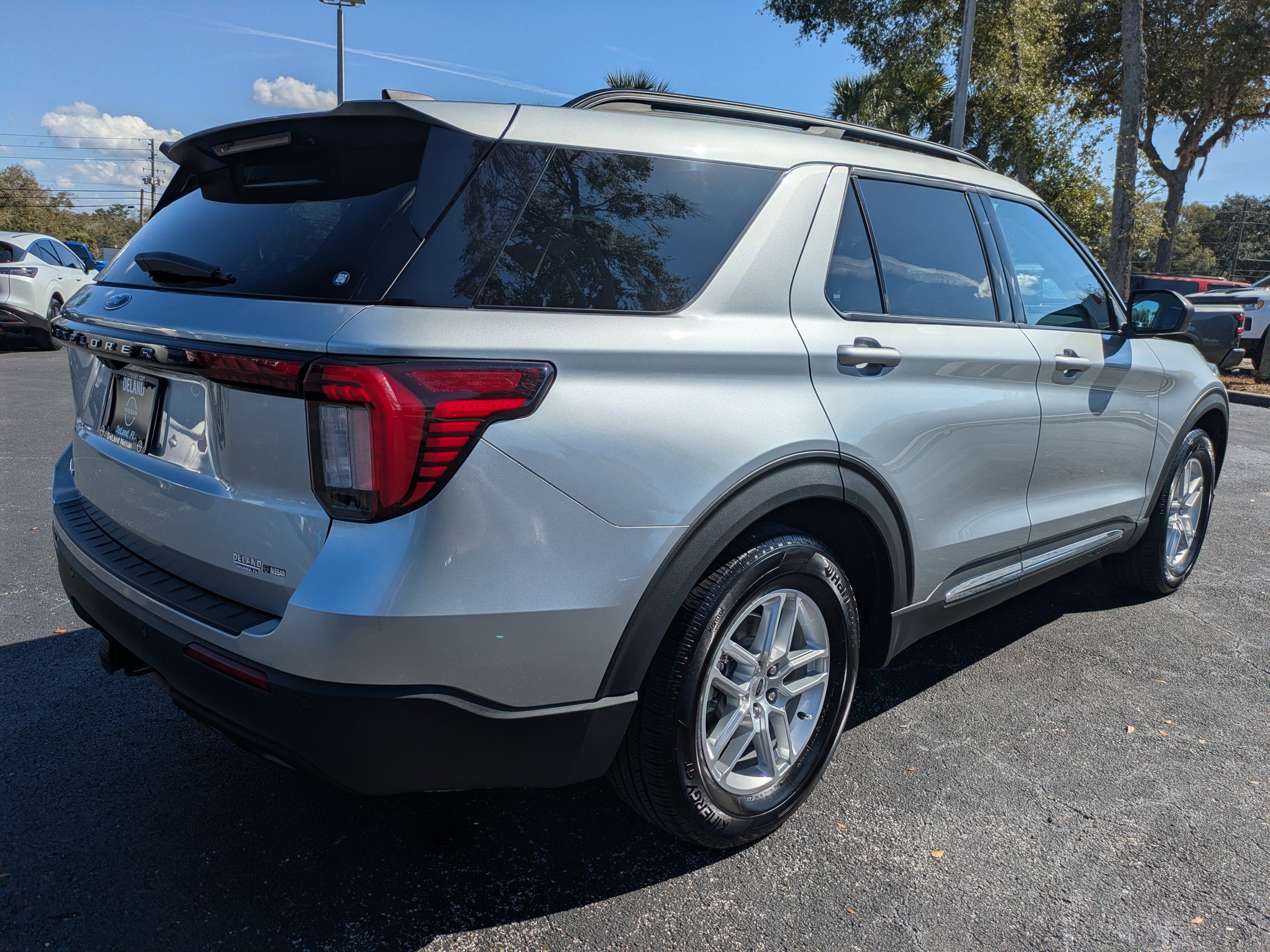 Used 2025 Ford Explorer Active image 4