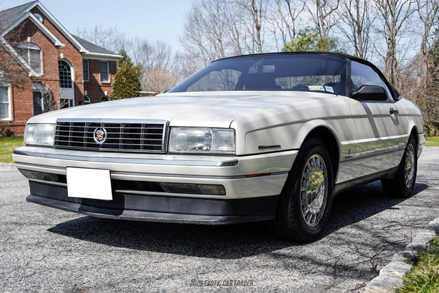 Used 1993 Cadillac Allante FWD image 18