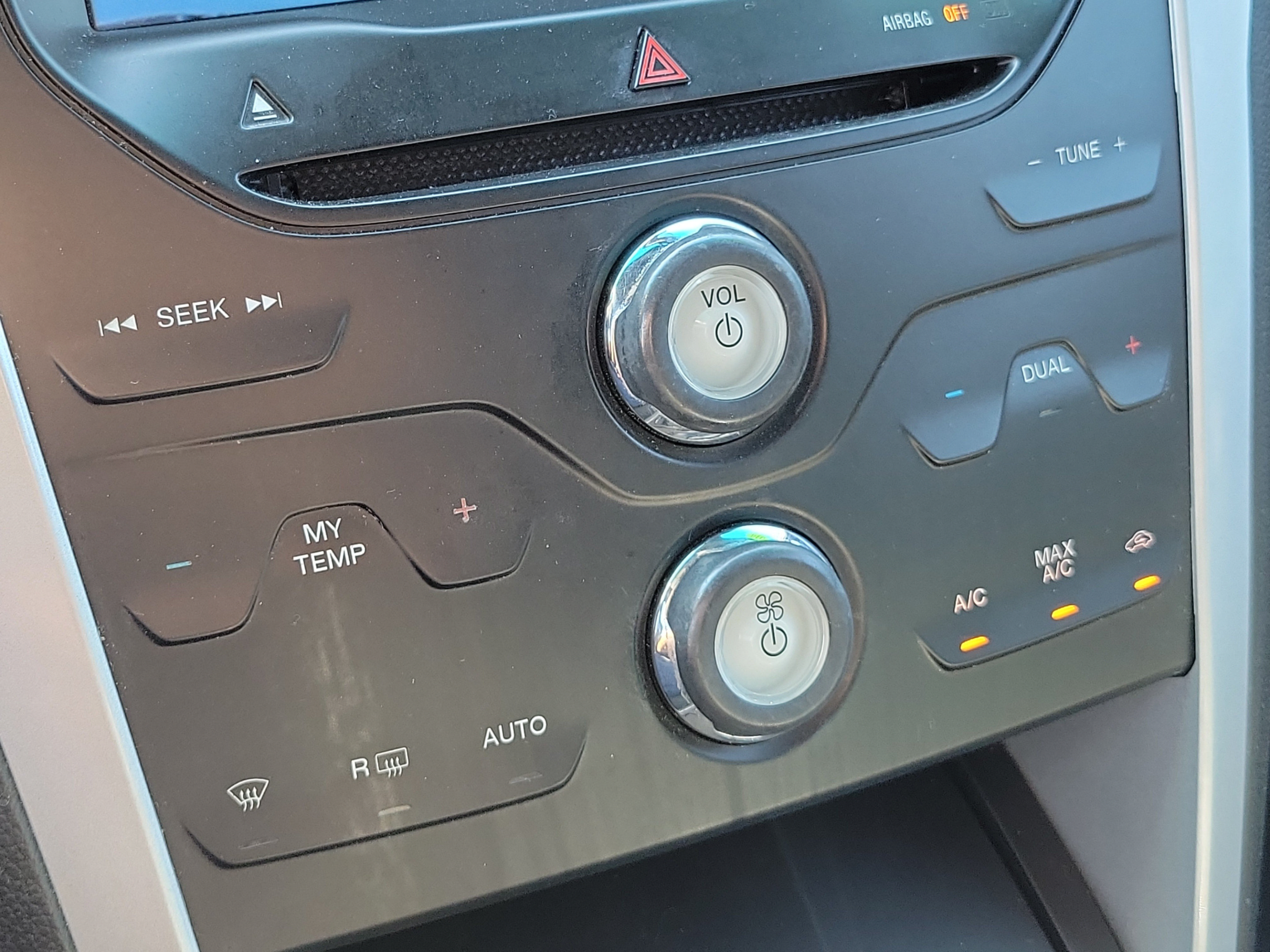 Used 2014 Ford Explorer XLT w/ Equipment Group 201A FWD image 25