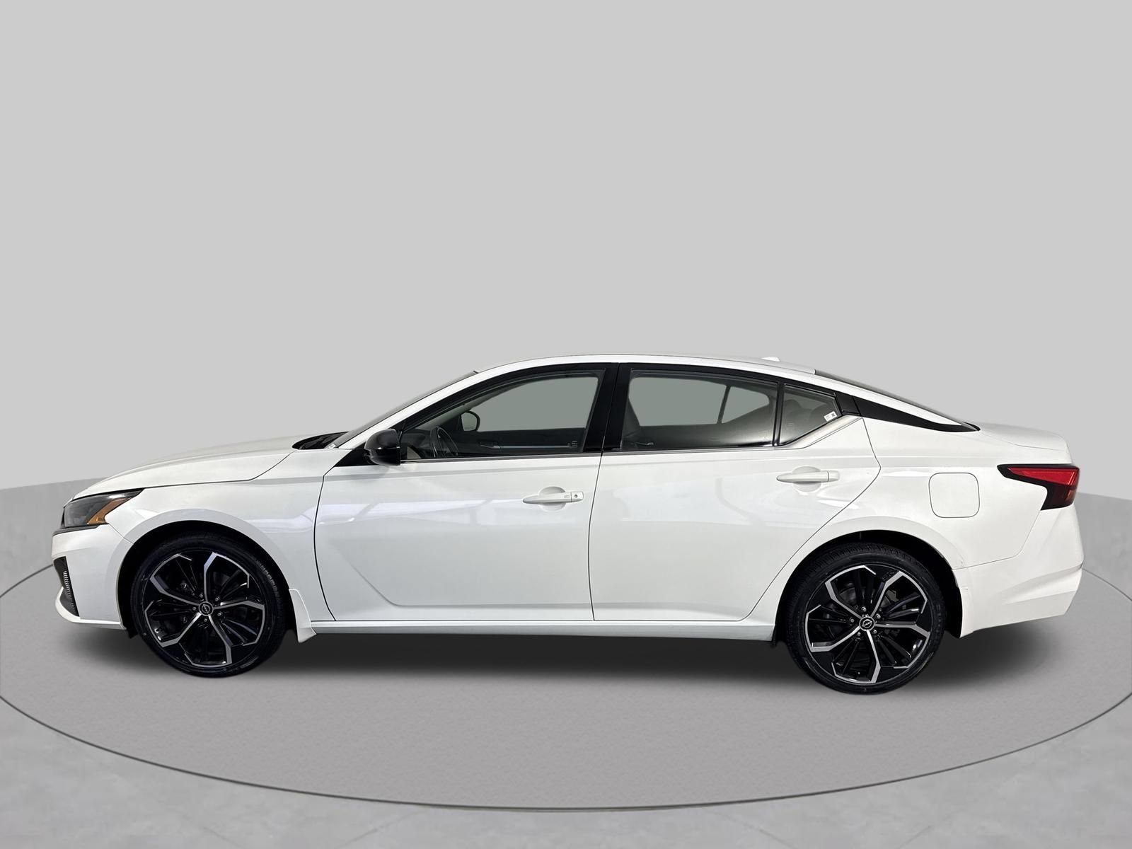 Used 2023 Nissan Altima 2.5 SR AWD/4WD image 28