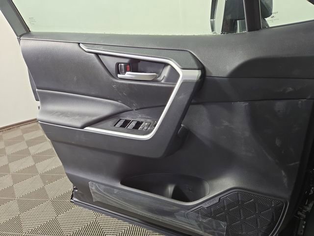 New 2025 Toyota RAV4 XLE image 28