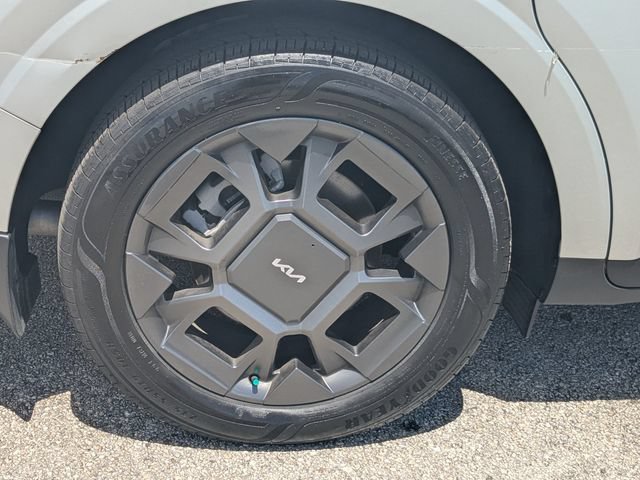 Certified 2026 Kia Carnival SX FWD image 9