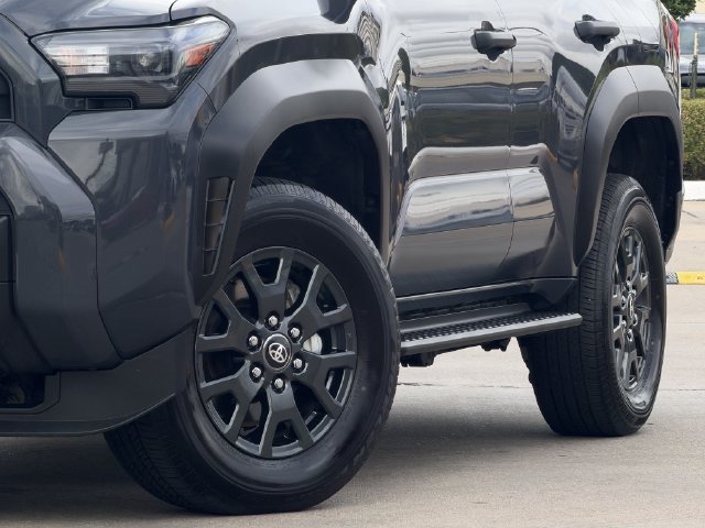 Used 2025 Toyota 4Runner SR5 AWD/4WD image 11