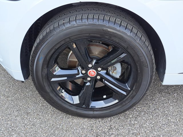 Used 2020 Jaguar F-PACE Checkered Flag image 6