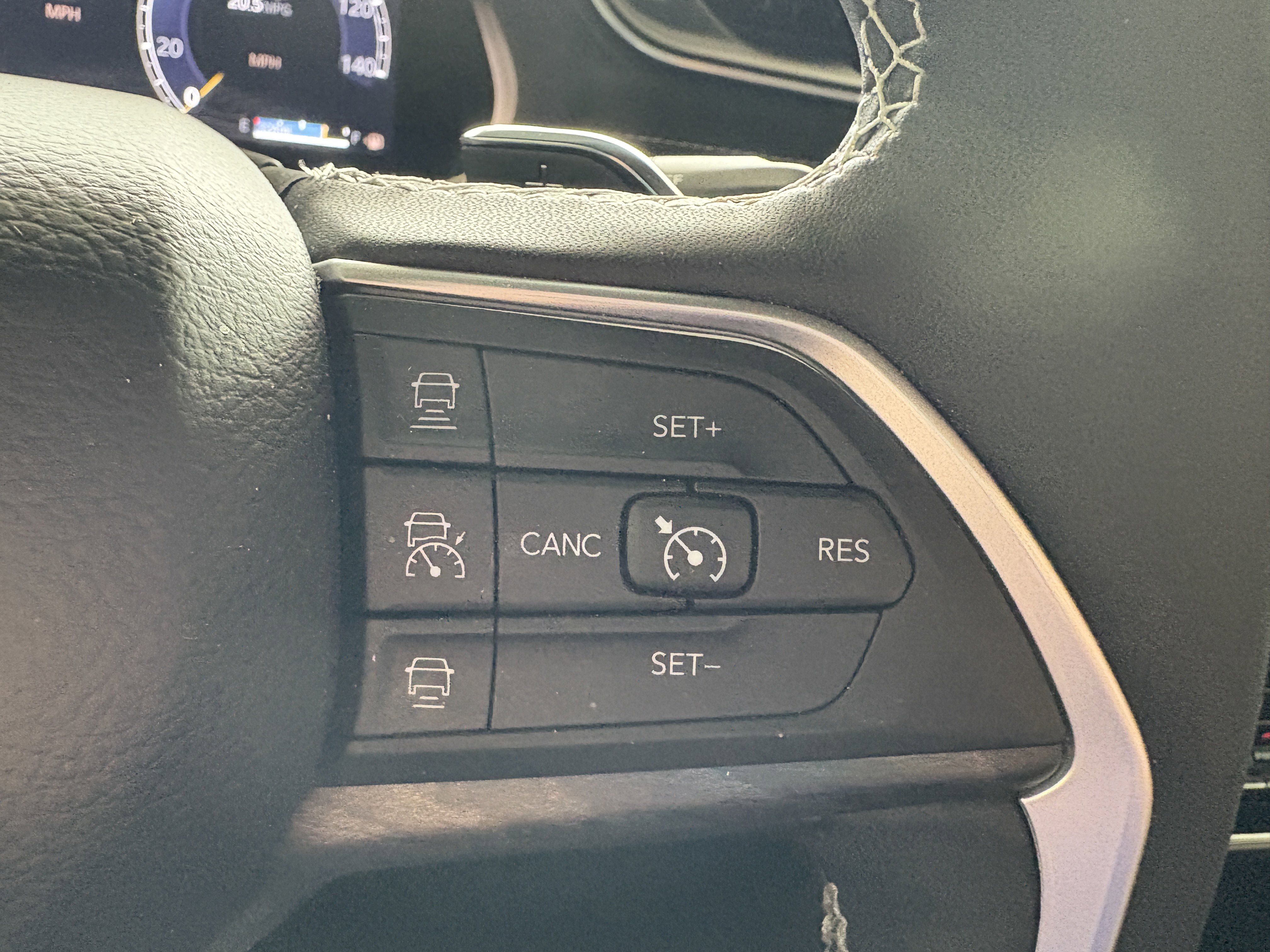 Used 2024 Jeep Grand Cherokee Limited w/ Trailer Tow Package image 13