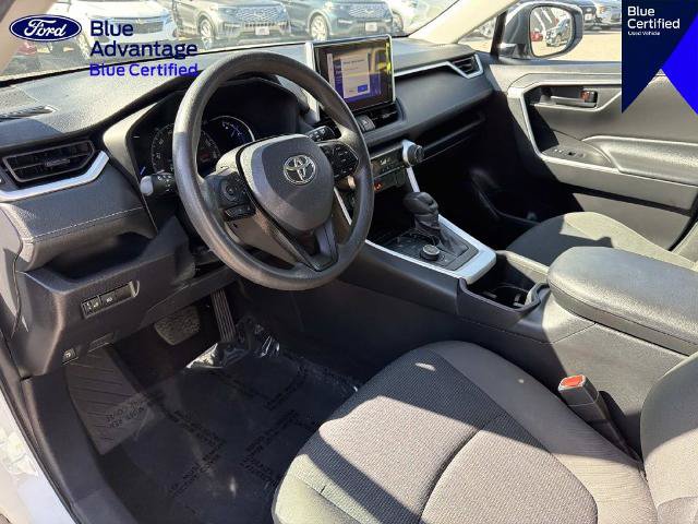 Used 2024 Toyota RAV4 LE AWD/4WD image 15