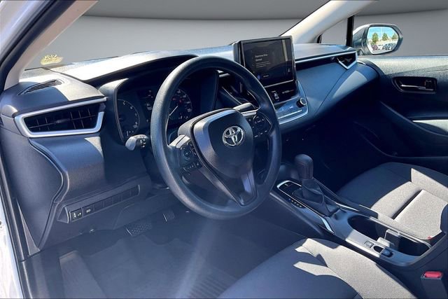 Used 2025 Toyota Corolla LE image 16
