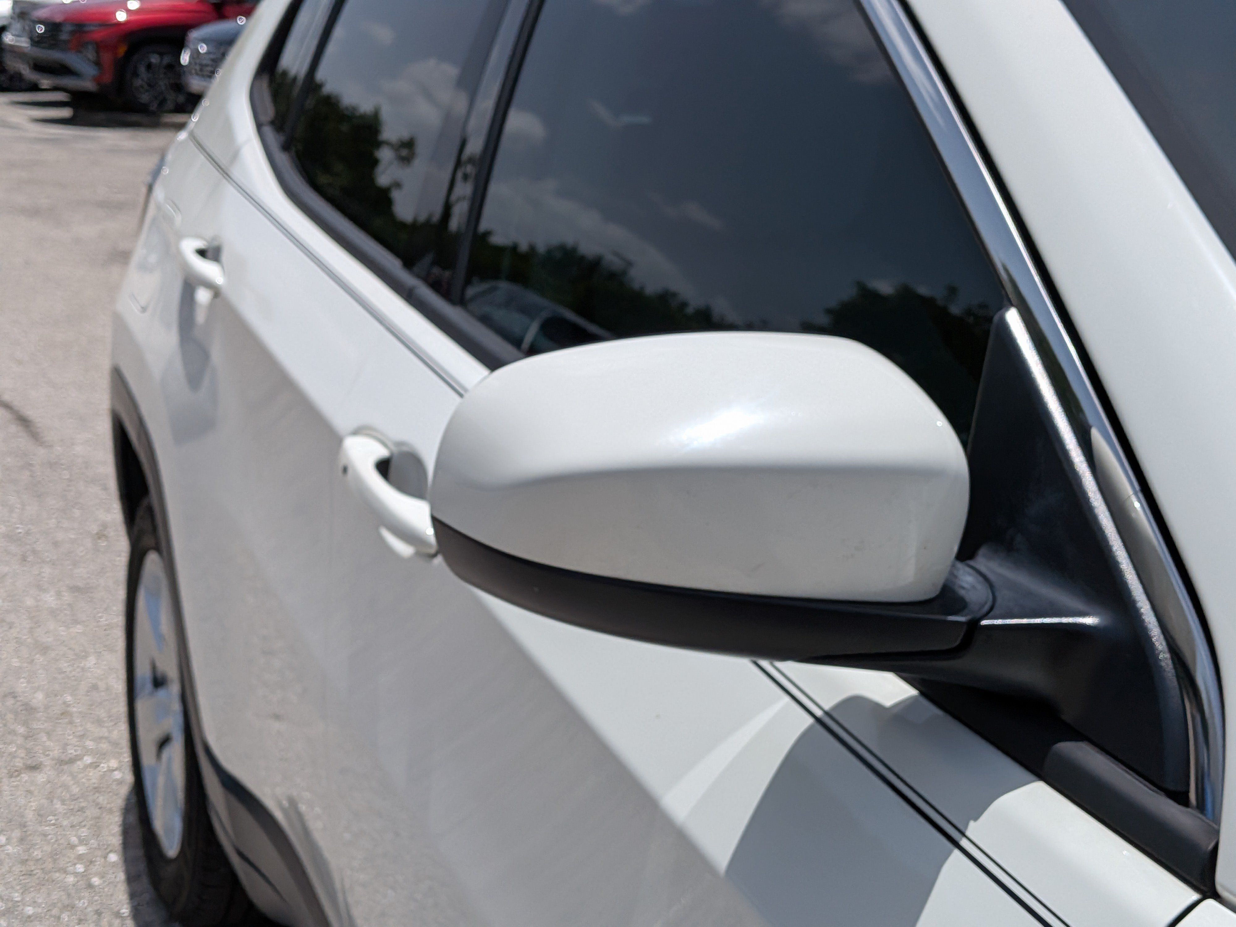 Used 2018 Jeep Compass Latitude FWD image 12