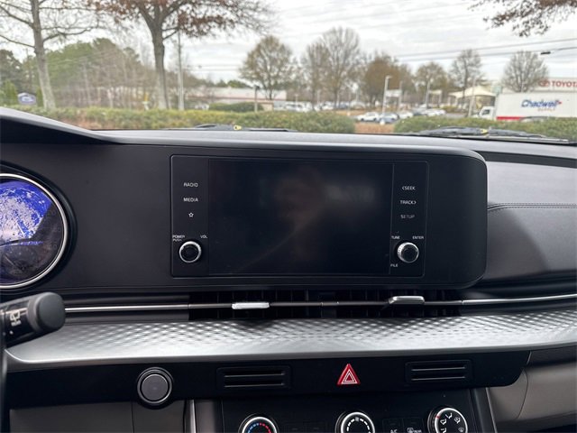 Used 2024 Kia Carnival LX image 21