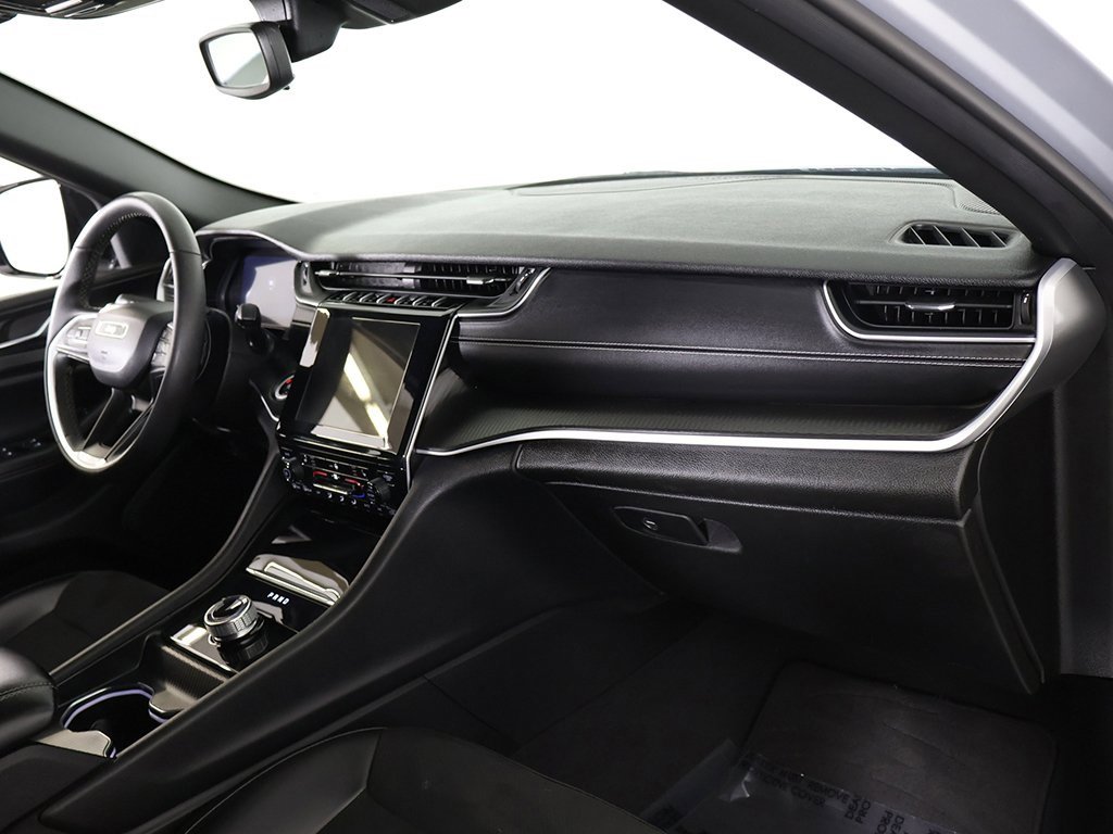 Used 2024 Jeep Grand Cherokee Altitude image 26