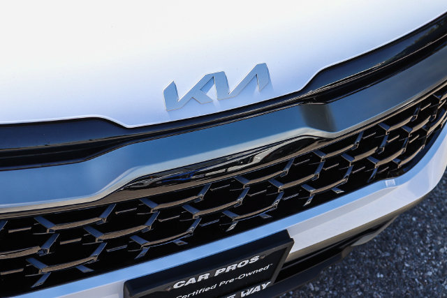 Certified 2024 Kia Sportage X-Pro AWD/4WD image 6