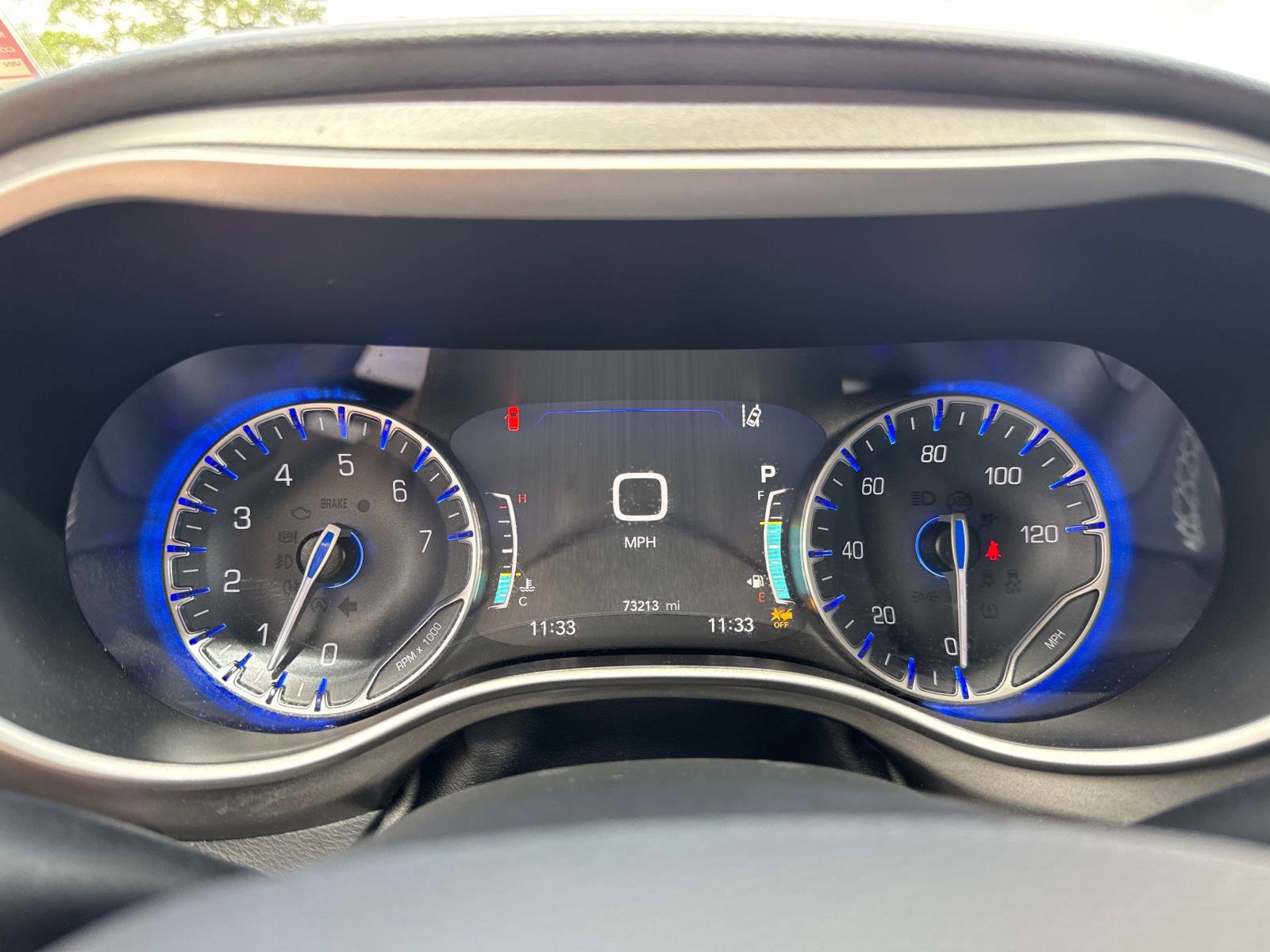 Certified 2023 Chrysler Pacifica Touring-L image 29