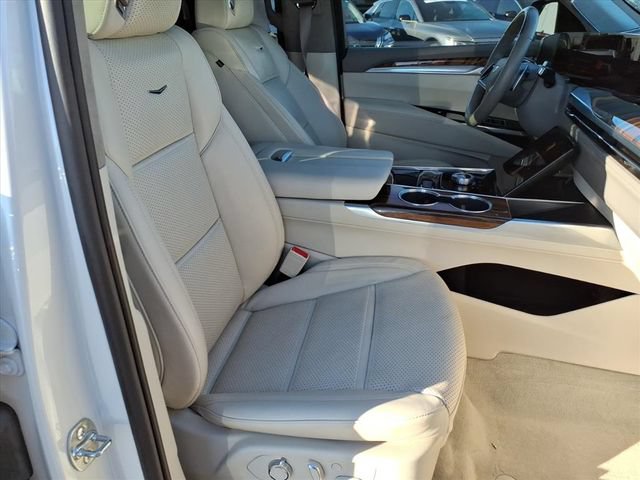 Certified 2025 Cadillac Escalade Sport Platinum AWD/4WD image 25