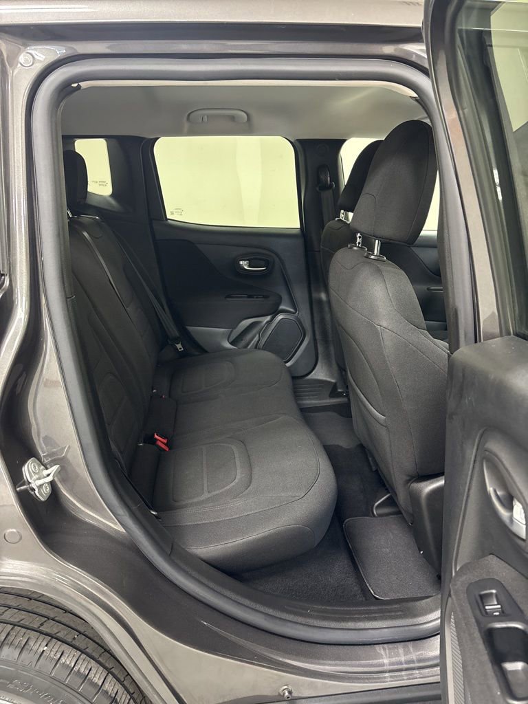 Used 2021 Jeep Renegade Latitude AWD/4WD image 29