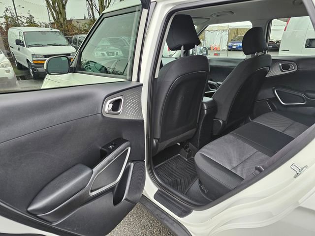 Used 2021 Kia Soul LX image 15