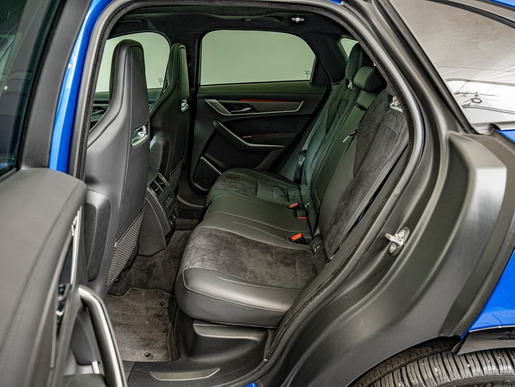 Used 2022 Jaguar F-PACE SVR image 33