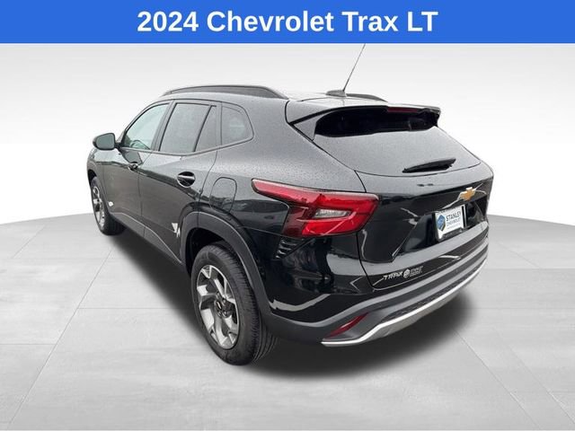 Used 2024 Chevrolet Trax LT w/ Driver Confidence Package FWD image 2
