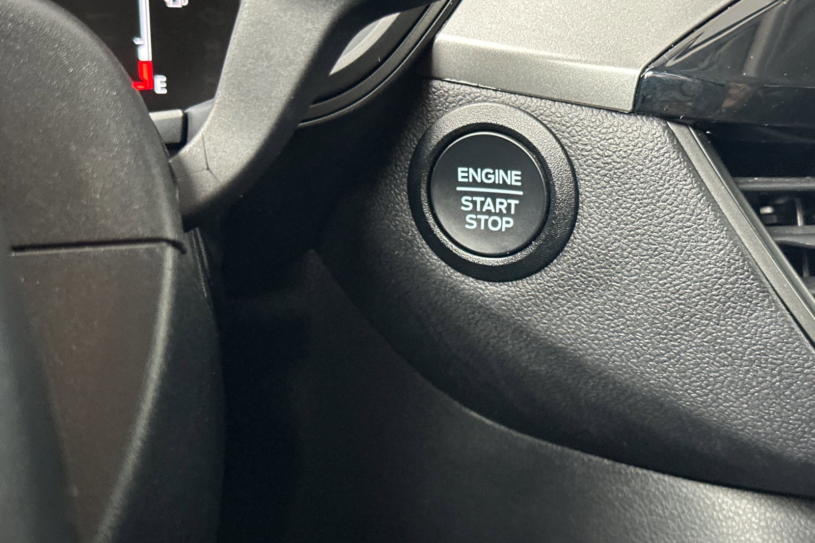 Used 2025 Ford Escape Active image 22