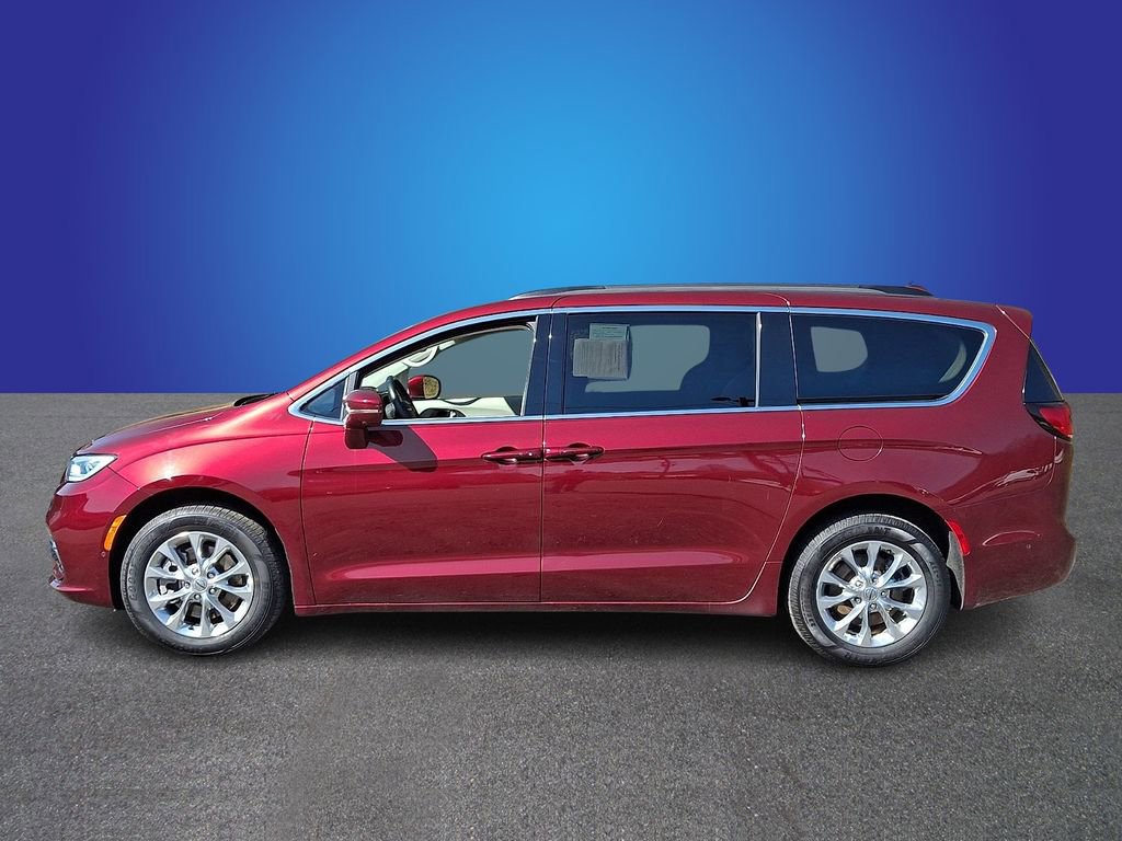 Used 2022 Chrysler Pacifica Touring-L w/ Uconnect Theater Family Group image 7