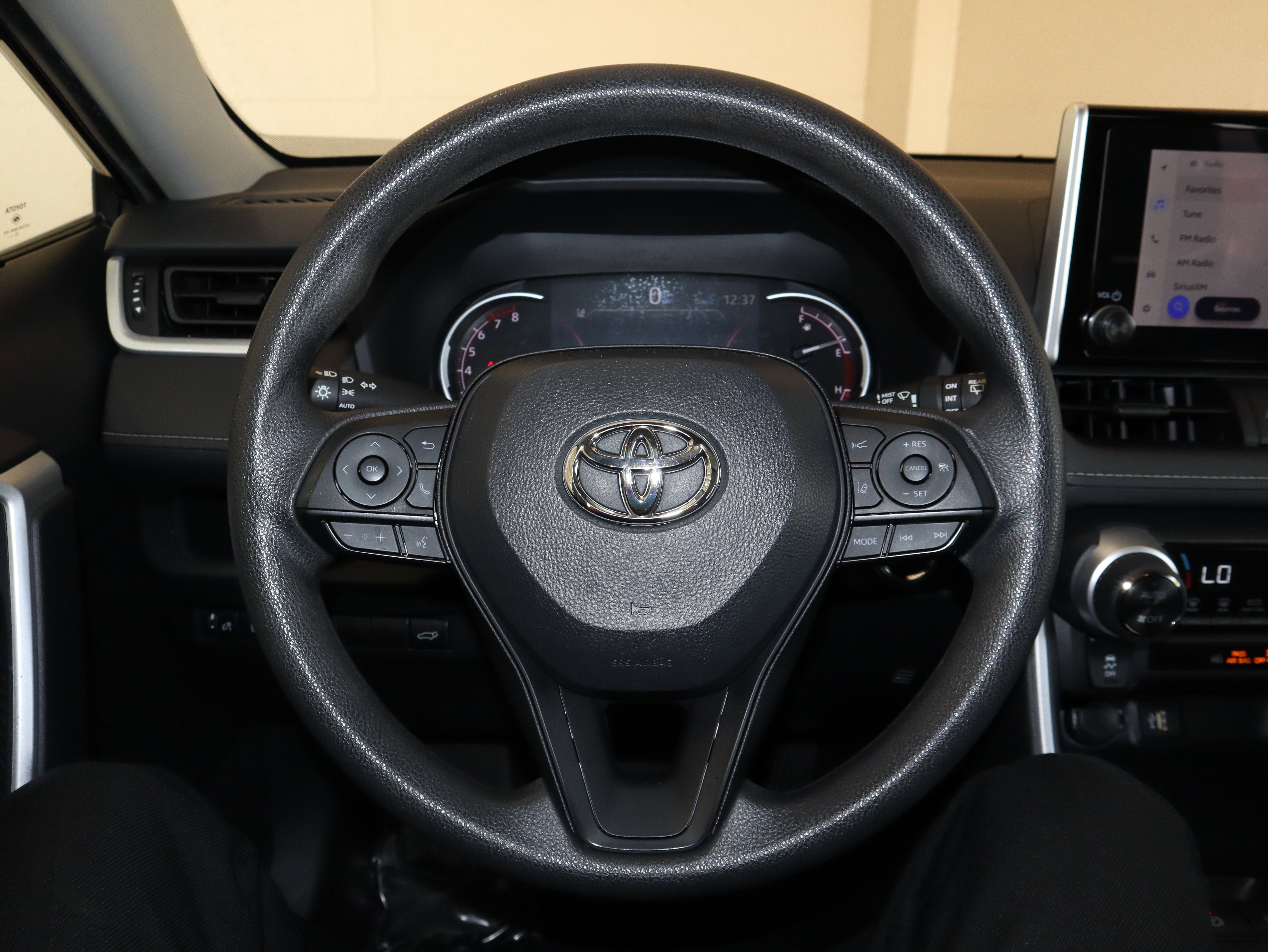 Used 2024 Toyota RAV4 XLE w/ Convenience Package FWD image 24