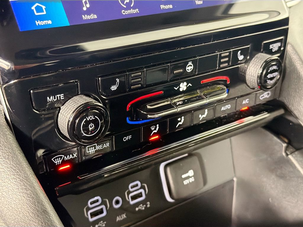 Used 2023 Jeep Grand Cherokee Limited image 15