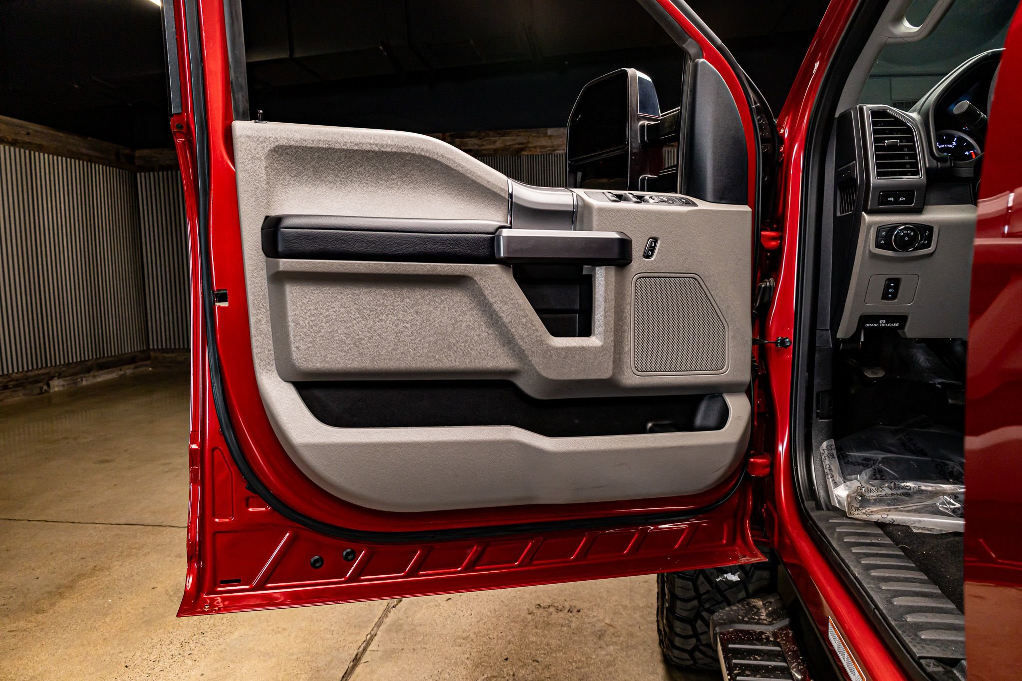 Used 2022 Ford F450 XLT w/ XLT Premium Package image 30