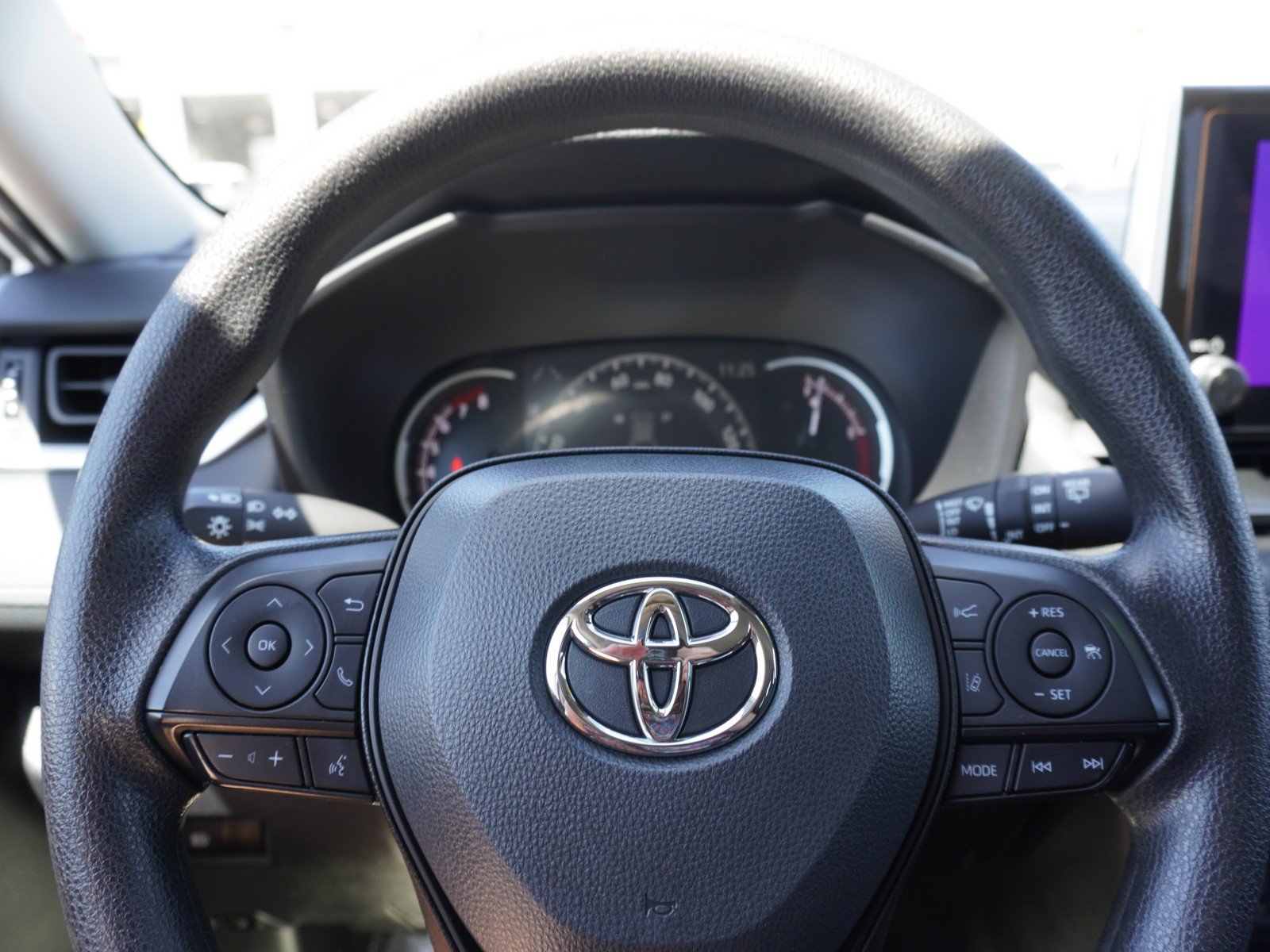 Used 2024 Toyota RAV4 XLE AWD/4WD image 22