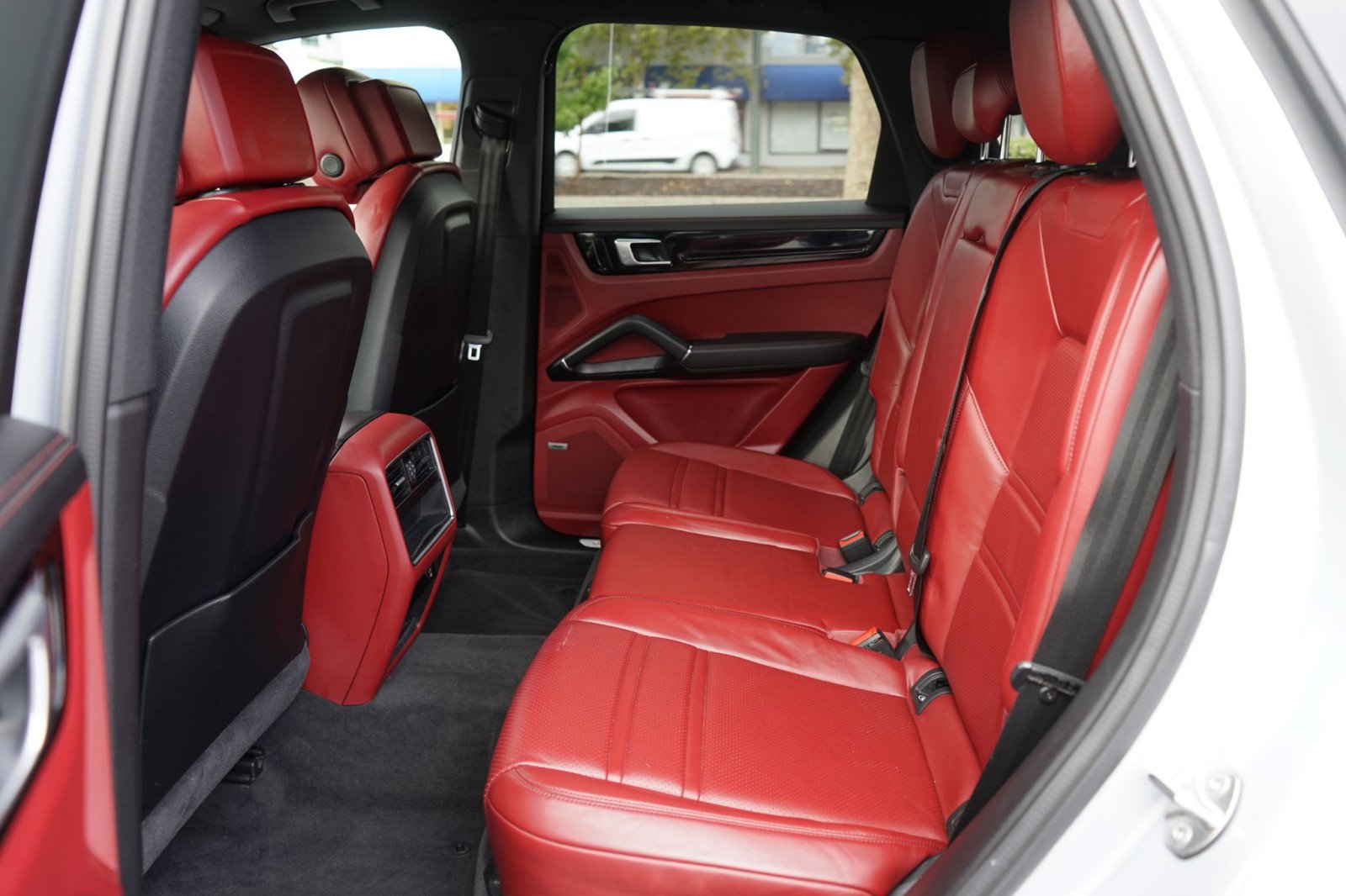 Used 2019 Porsche Cayenne image 22