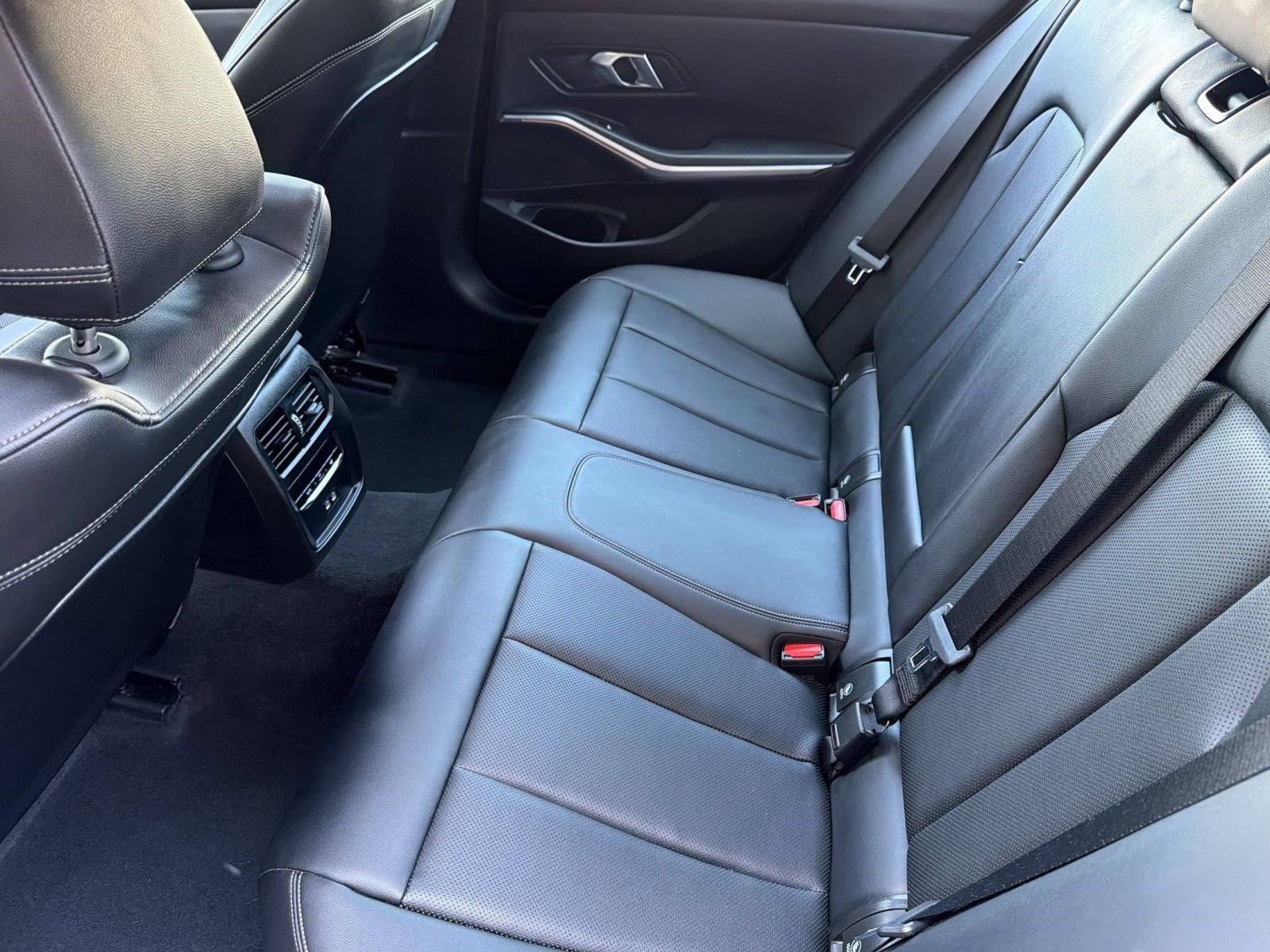 Used 2025 BMW 330i Sedan RWD image 23