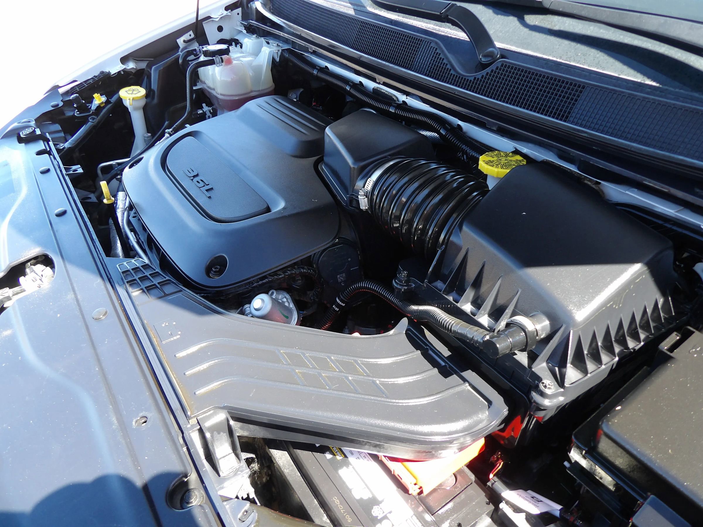 Used 2023 Chrysler Voyager LX image 22