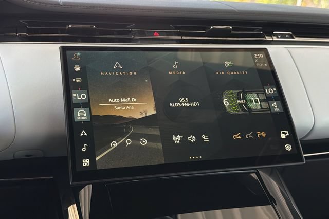 Used 2025 Land Rover Range Rover Sport Dynamic SE AWD/4WD image 26