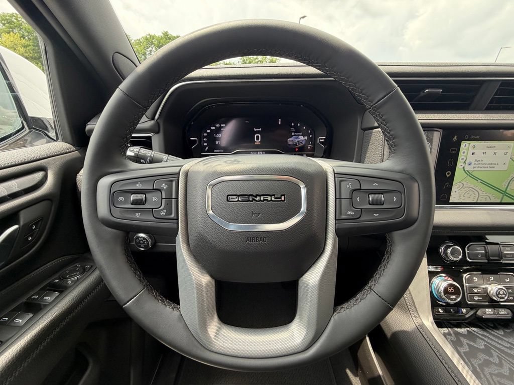 Used 2023 GMC Yukon XL Denali AWD/4WD image 10