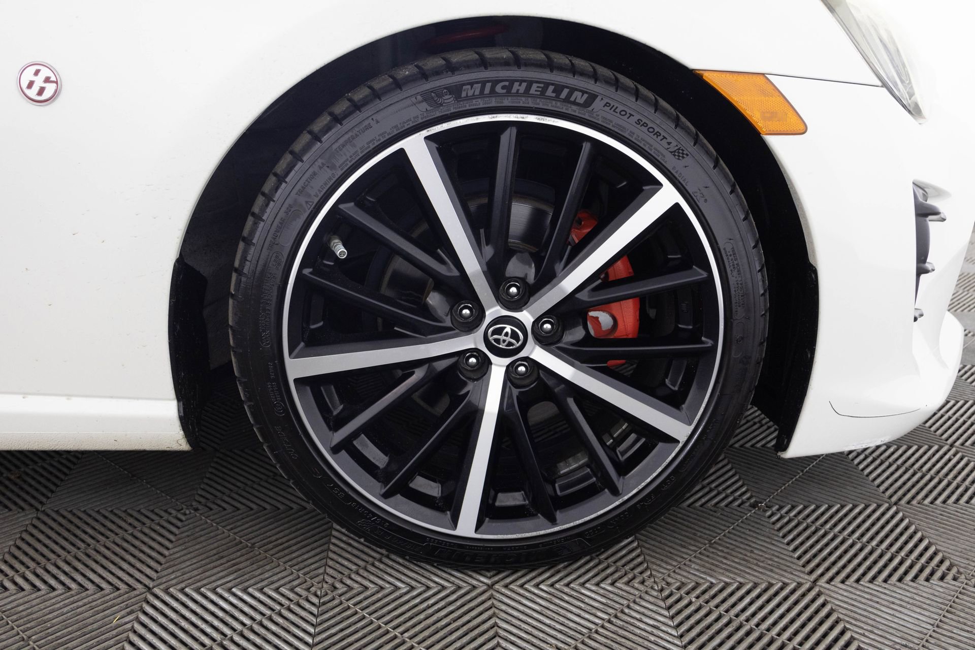 Used 2020 Toyota 86 image 44