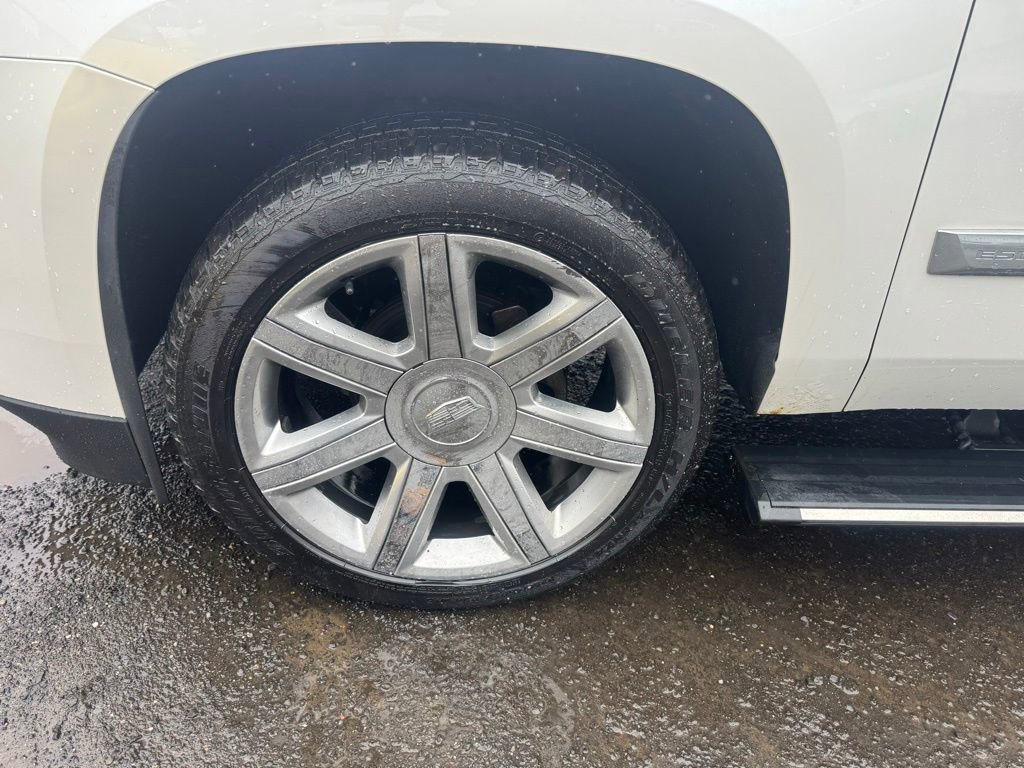 Used 2016 Cadillac Escalade Premium image 22