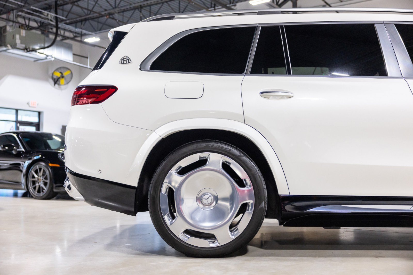 Used 2024 Mercedes-Benz Maybach GLS 600 4MATIC image 23