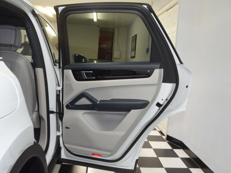 Used 2019 Porsche Cayenne S AWD/4WD image 28