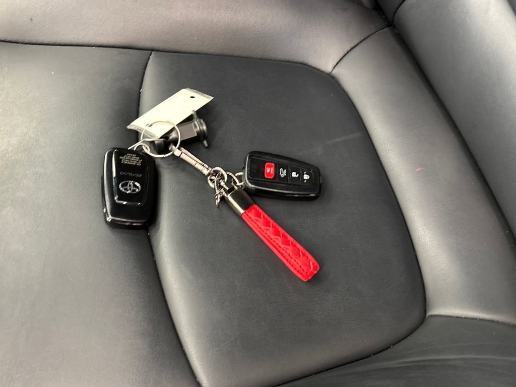 Used 2023 Toyota RAV4 XLE Premium image 38