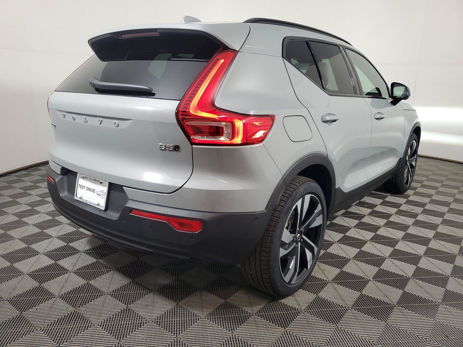 New 2026 Volvo XC40 B5 Plus w/ Protection Package Premier AWD/4WD image 6