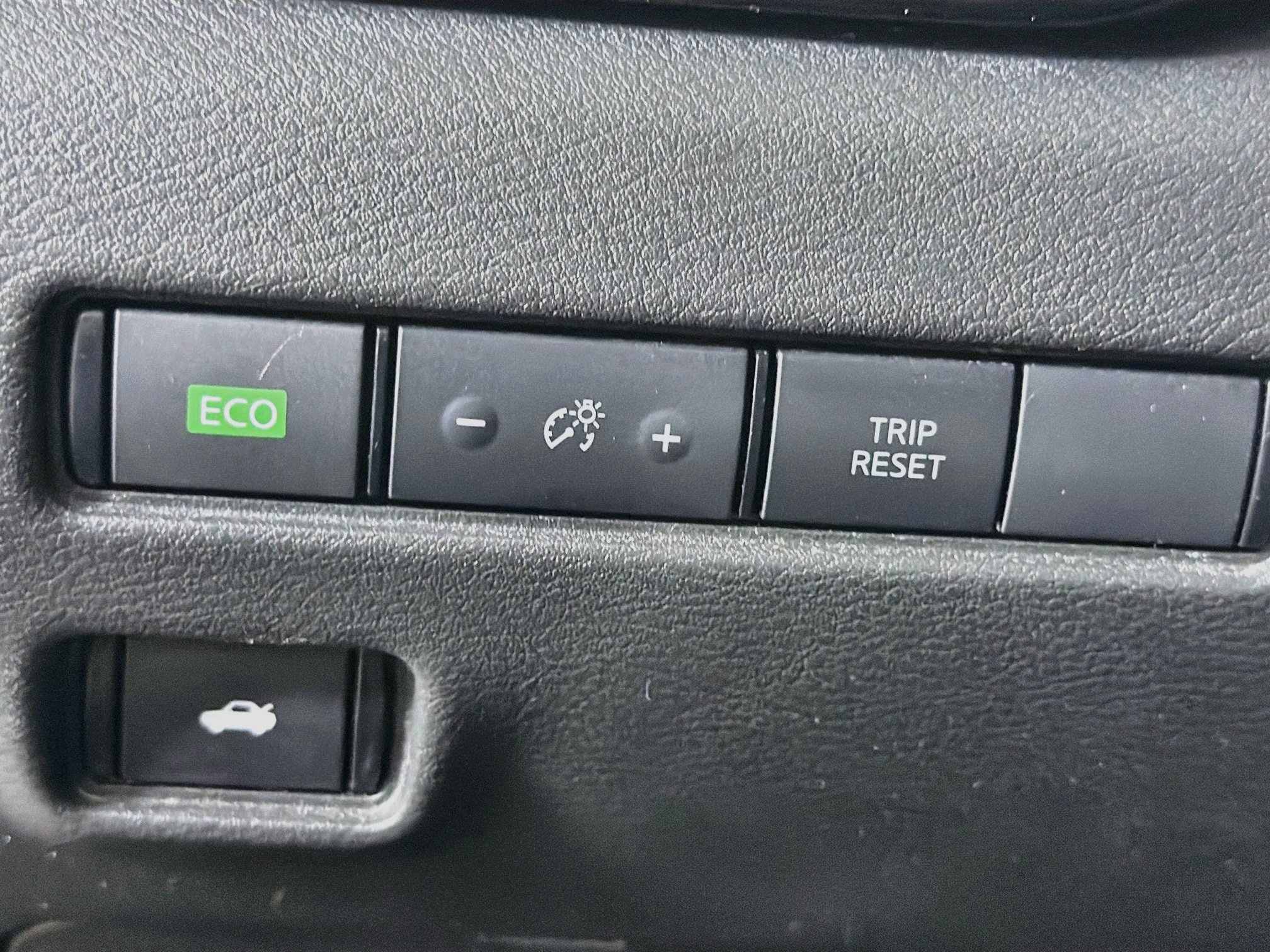 Used 2025 Nissan Sentra SV FWD image 16