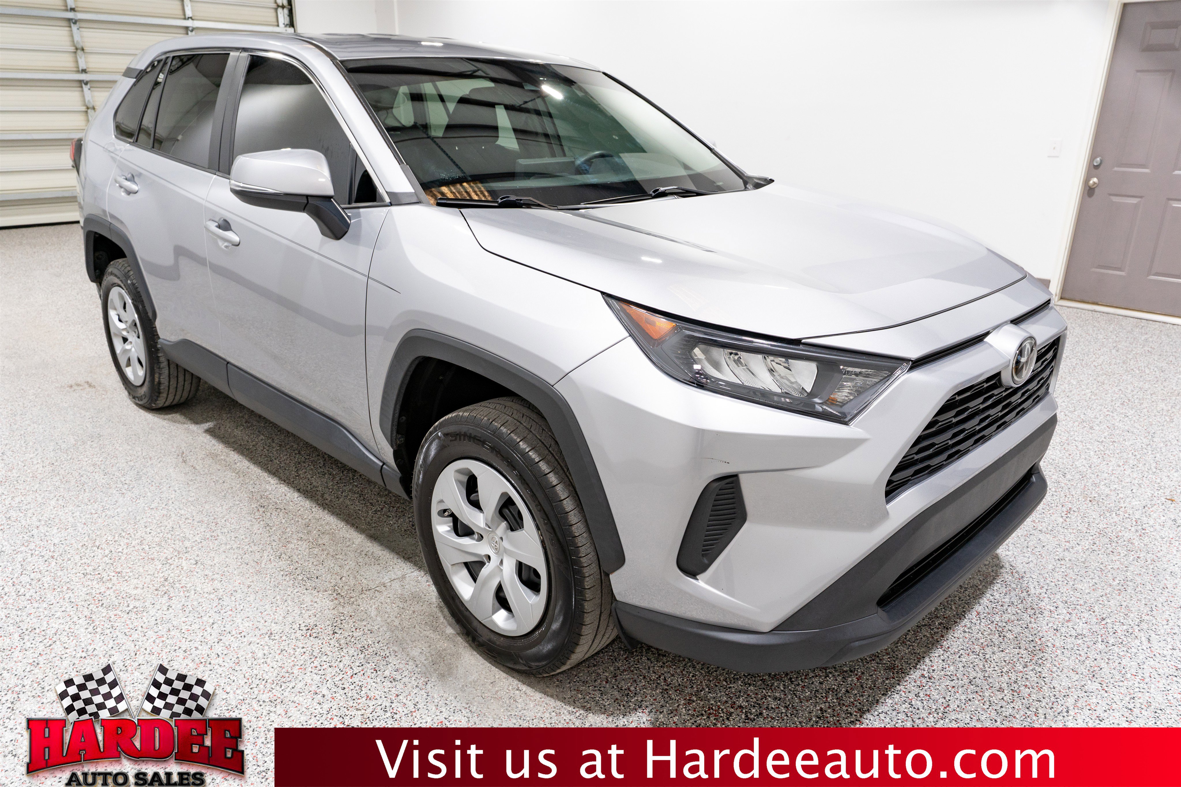 Used 2022 Toyota RAV4 LE FWD image 6