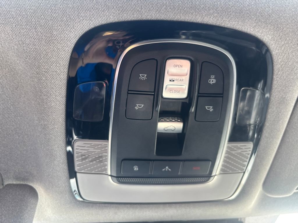 Used 2021 Hyundai Palisade Limited image 17