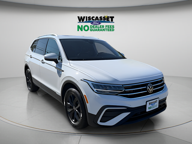 Used 2024 Volkswagen Tiguan SE w/ Panoramic Sunroof Package