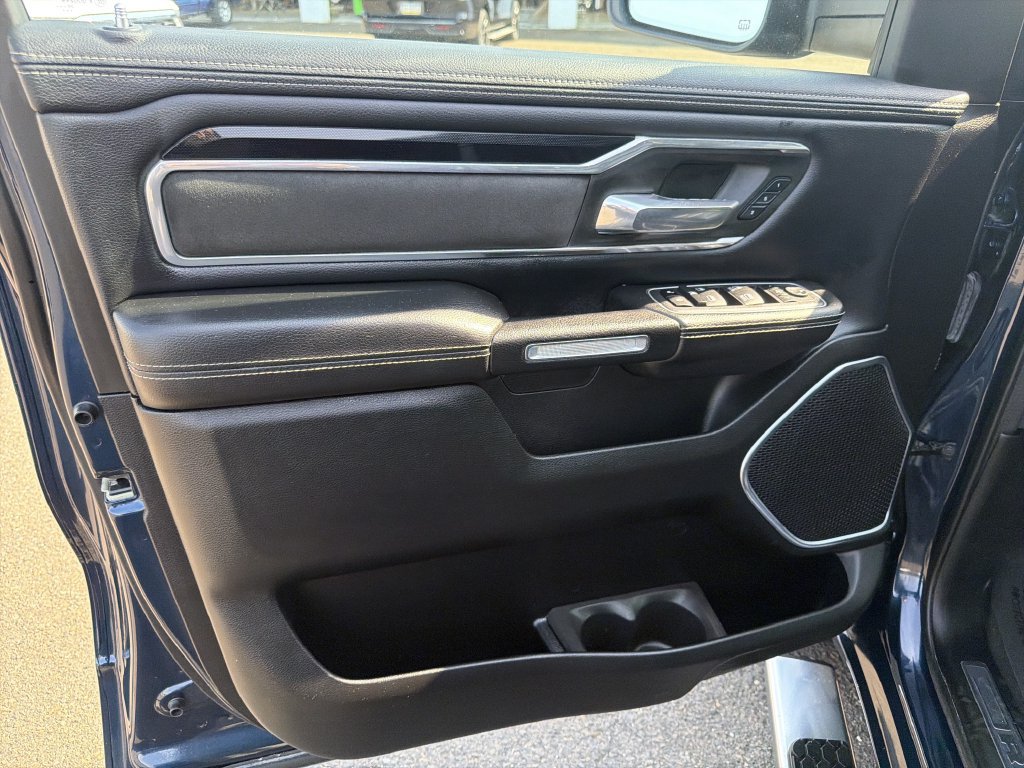 Used 2022 RAM 1500 Laramie w/ Sport Appearance Package AWD/4WD image 10