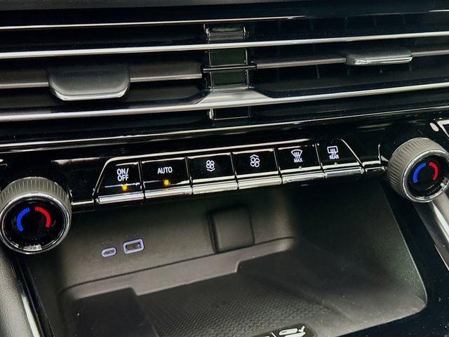 New 2026 Chevrolet Traverse High Country w/ LPO, Floor Liner Package image 18