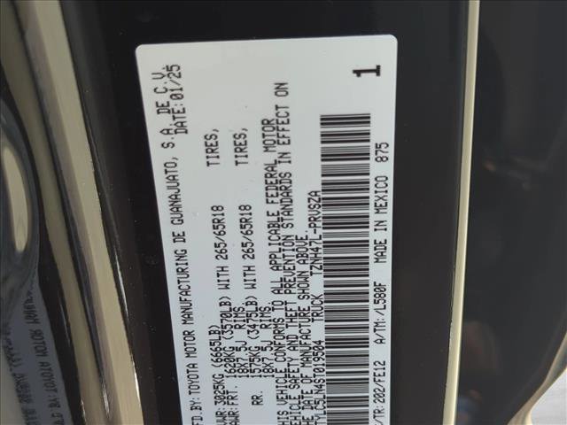 Used 2025 Toyota Tacoma TRD Sport w/ TRD Sport Upgrade Package image 18