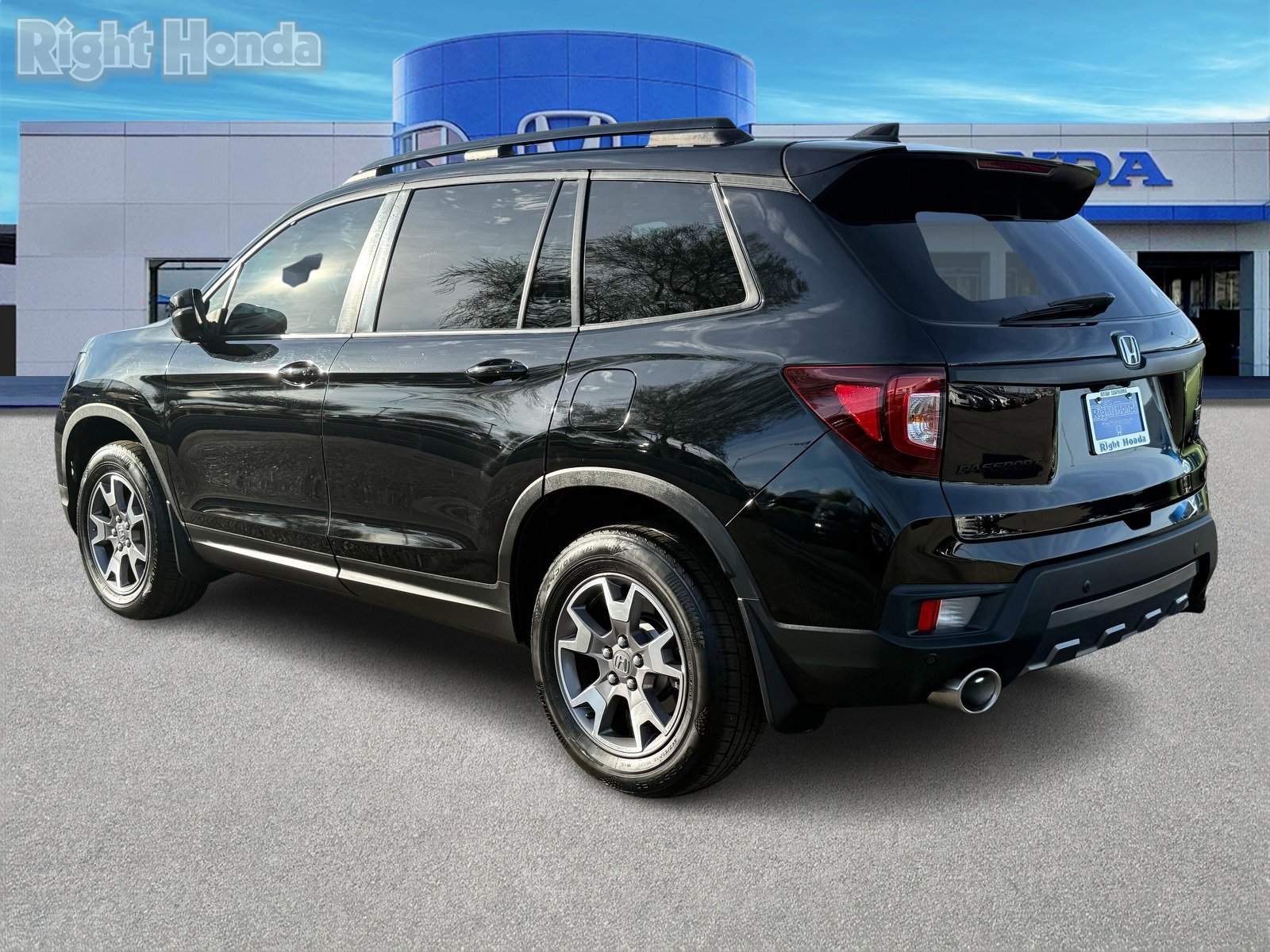 Used 2023 Honda Passport TrailSport image 4