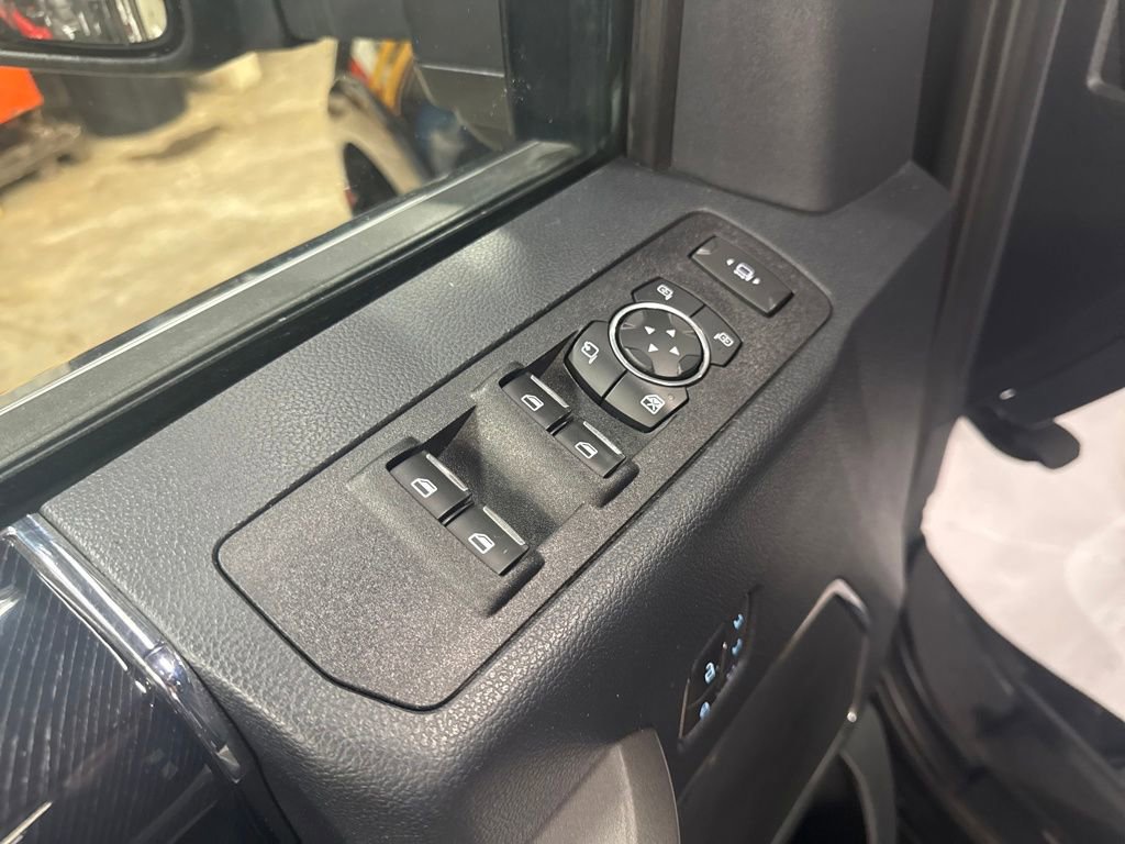 Used 2022 Ford F350 Platinum w/ Tremor Off-Road Package image 12